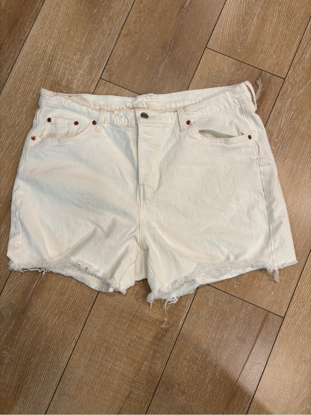 Levi’s 501 High Rise White Denim Cut-Off Shorts - 16W